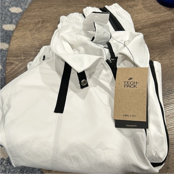 Nike-Pack Weather Resistant Jacket - Picture 11 of 11